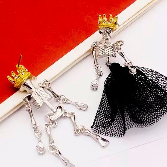 New Gothic King & Queen Skeleton Earrings - Picture 6 of 6